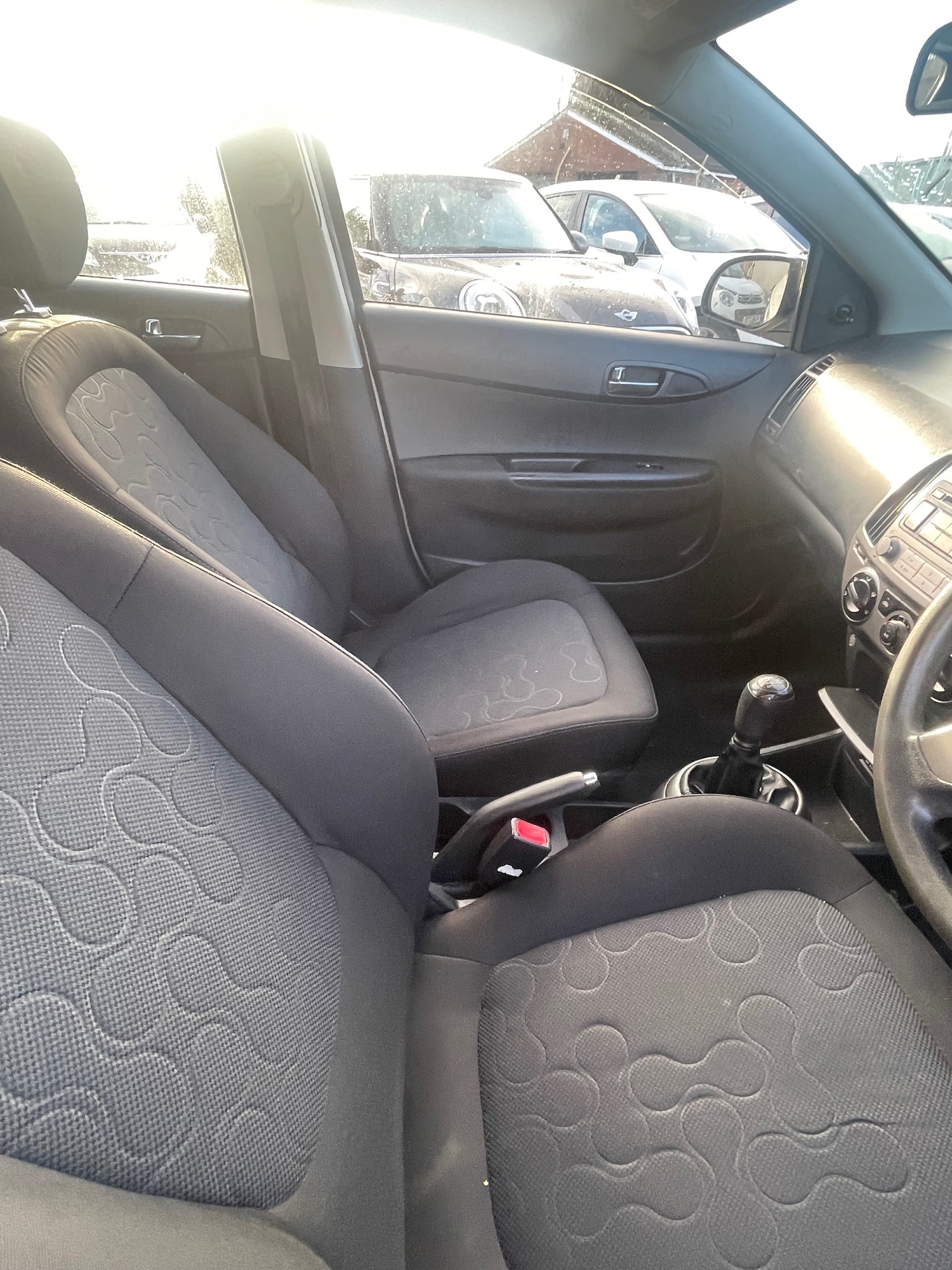 Used Hyundai i20 2013 for sale - 76611339: Photo 8