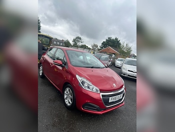 Peugeot - 208