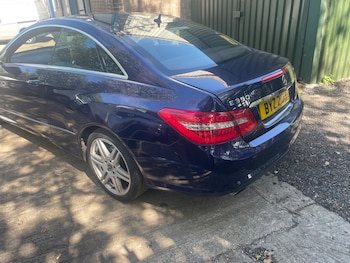 Used Mercedes-Benz E Class 2010 for sale - 79469107: Photo