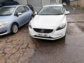 Used Volvo V40 2014 for sale - 79417273: Photo
