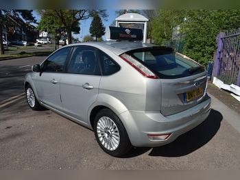 Used Ford Focus 2010 for sale - 78854289: Photo