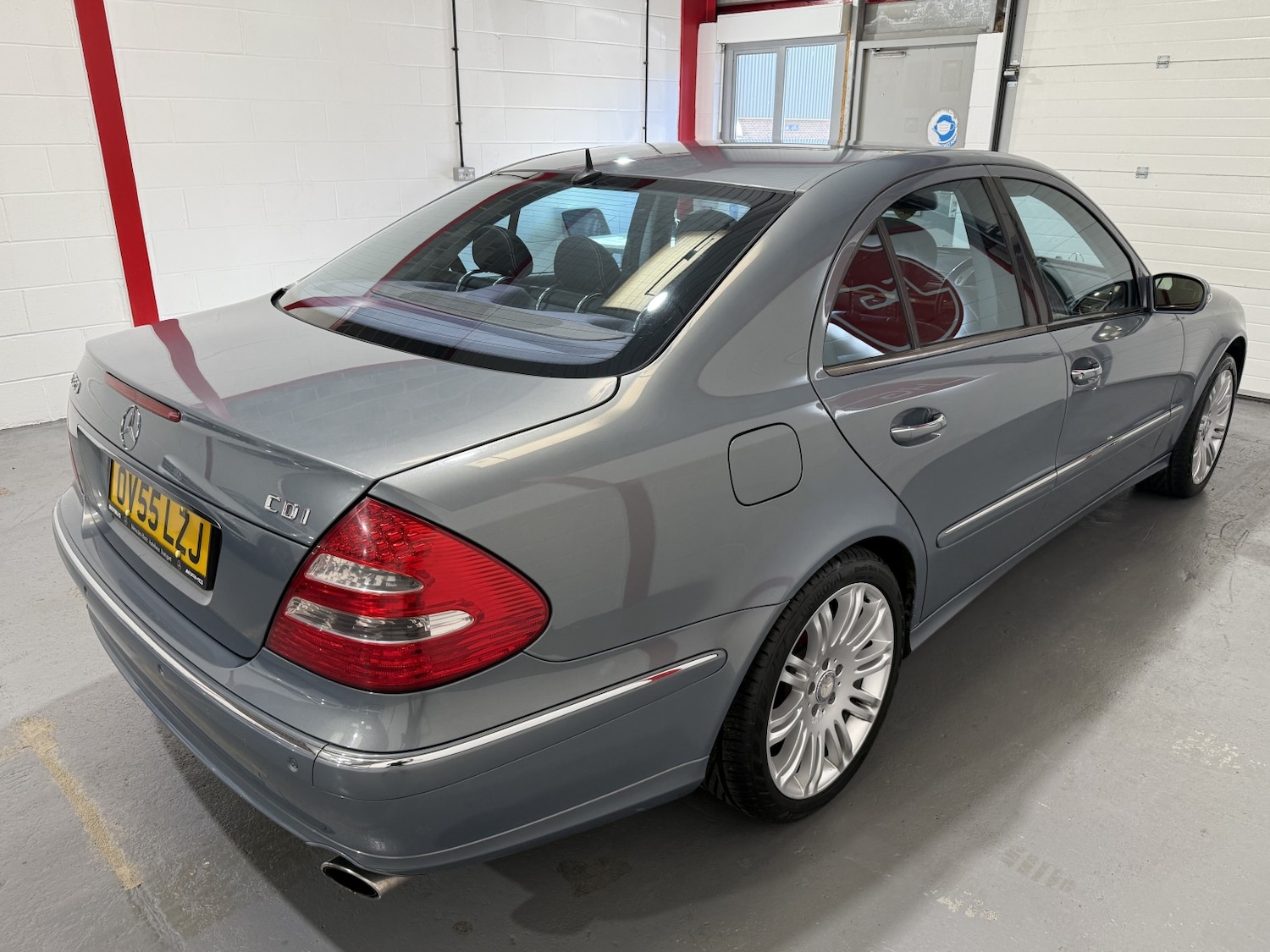 Used Mercedes-Benz E Class 2005 for sale - 76497448: Photo 7