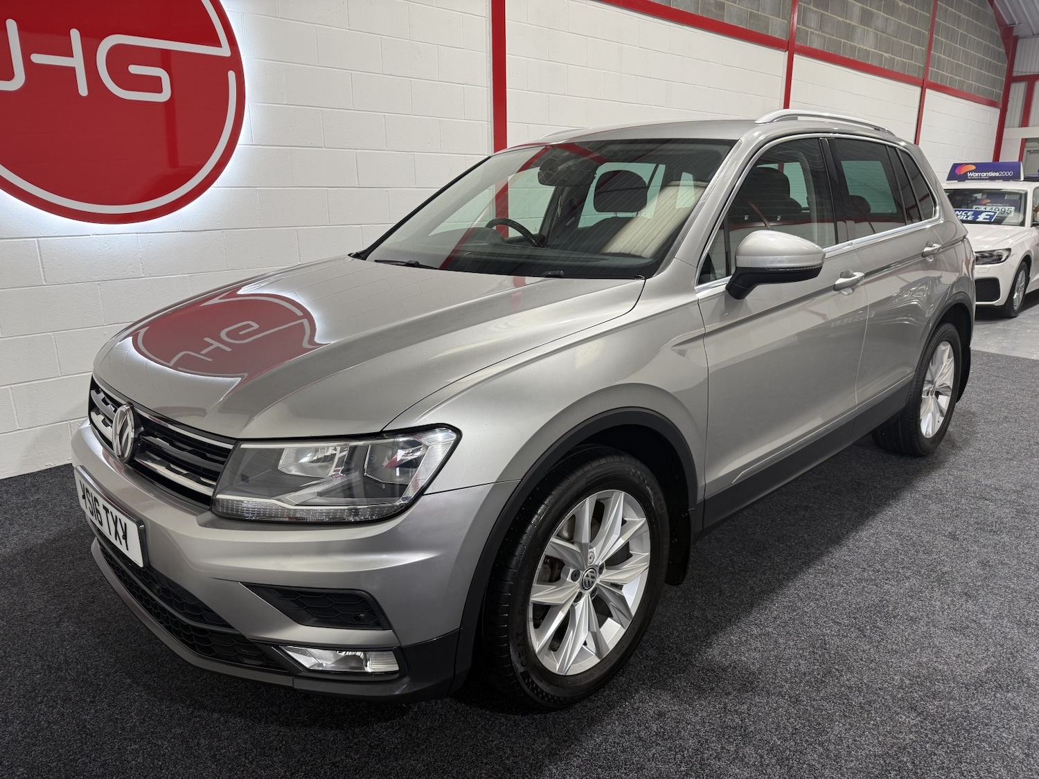 Used Volkswagen Tiguan 2016 for sale - 76560079: Photo 2