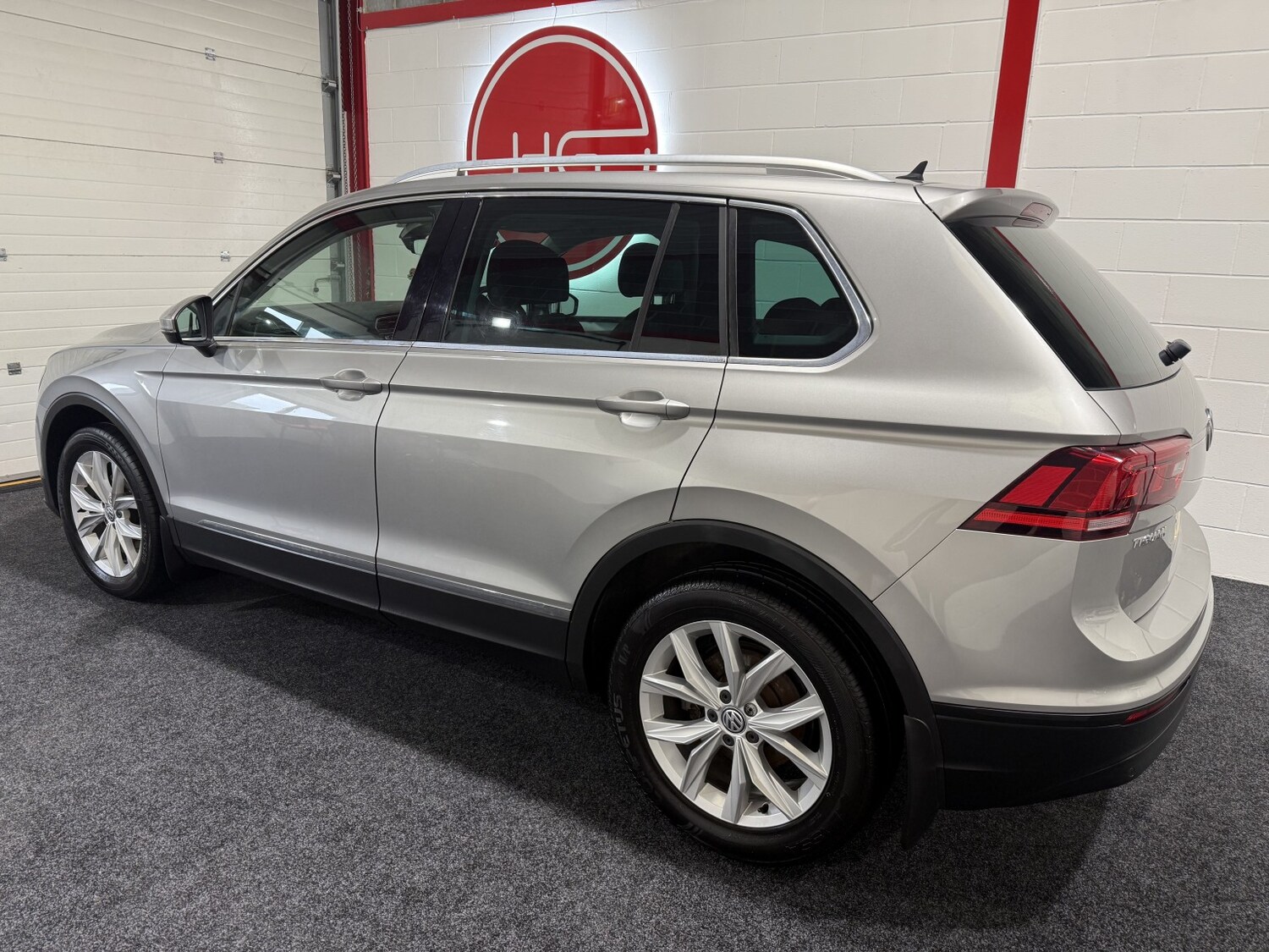 Used Volkswagen Tiguan 2016 for sale - 76560079: Photo 4