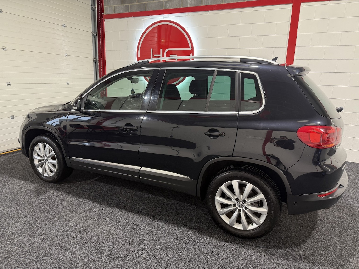 Used Volkswagen Tiguan 2014 for sale - 76884796: Photo 3