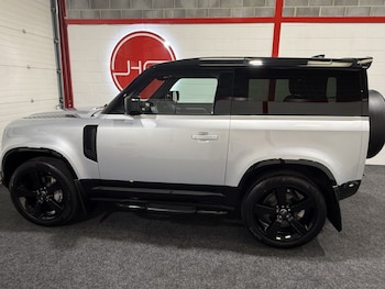 Used Land Rover Defender 90 2024 for sale - 79600217: Photo
