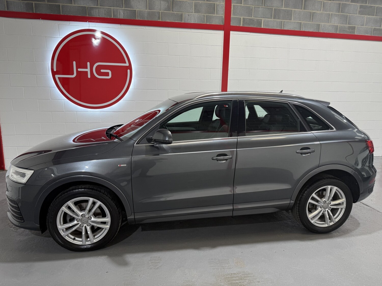 Used Audi Q3 2016 for sale - 76358080: Photo 3