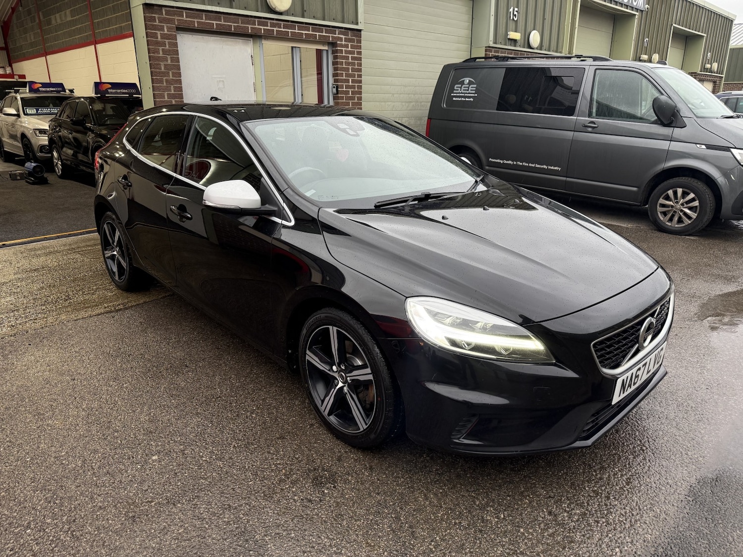 Used Volvo V40 2017 for sale - 77395179: Photo 3
