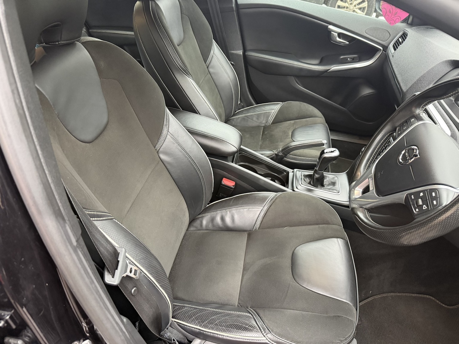 Used Volvo V40 2017 for sale - 77395179: Photo 8