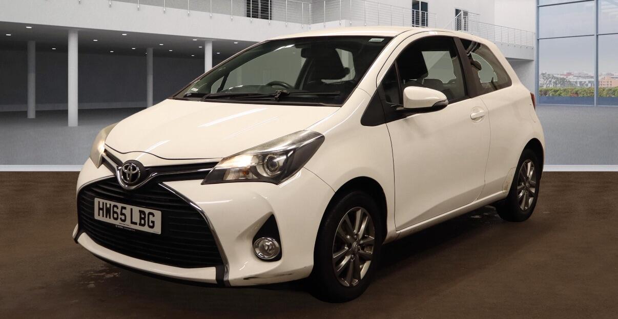 Used Toyota Yaris 2015 for sale - 76360027: Photo 1