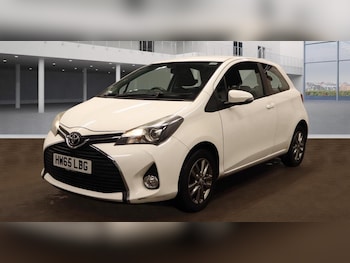 Used Toyota Yaris 2015 for sale - 76360027: Photo