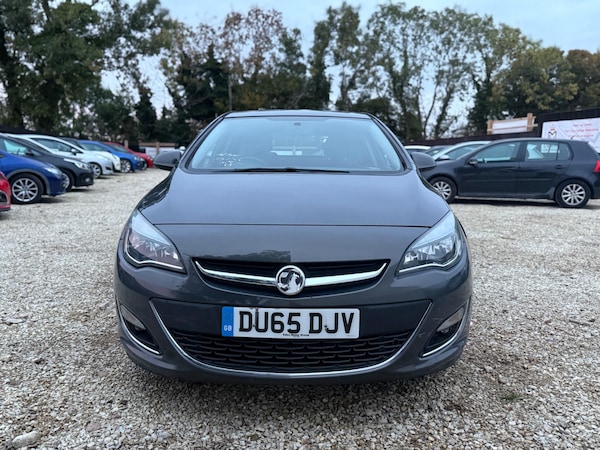 Used Vauxhall Astra 2015 for sale - 75414440: Photo 2