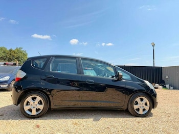 Used Honda Jazz 2010 for sale - 79629869: Photo