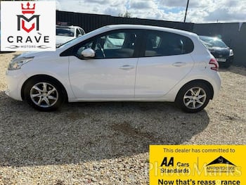 Used Peugeot 208 2012 for sale - 79739102: Photo
