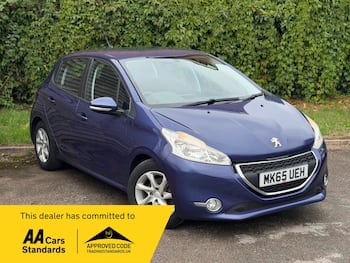 Used Peugeot 208 2015 for sale - 79740629: Photo