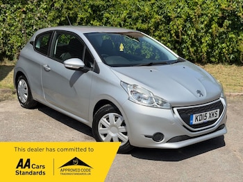 Used Peugeot 208 2015 for sale - 79543993: Photo