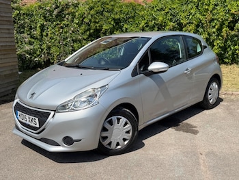 Used Peugeot 208 2015 for sale - 79543993: Photo