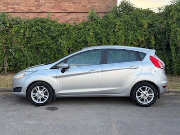 Used Ford Fiesta 2015 for sale - 79026405: Photo