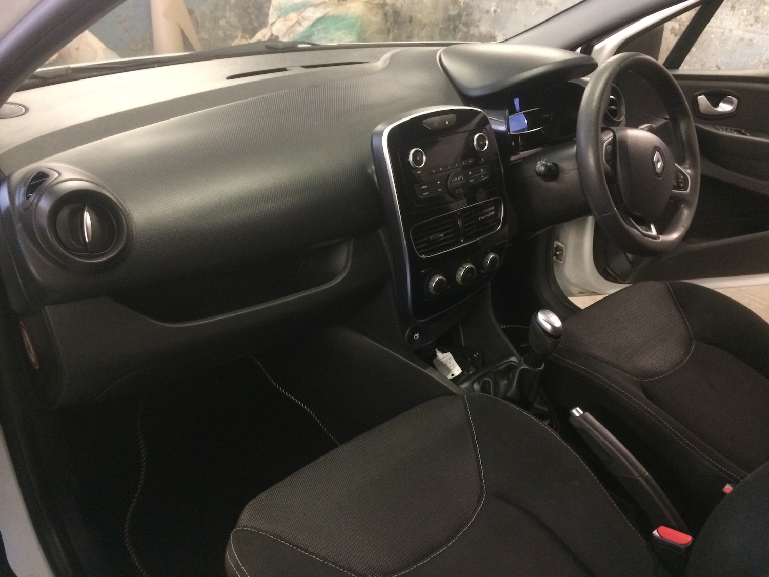 Used Renault Clio 2017 for sale - 76088754: Photo 12