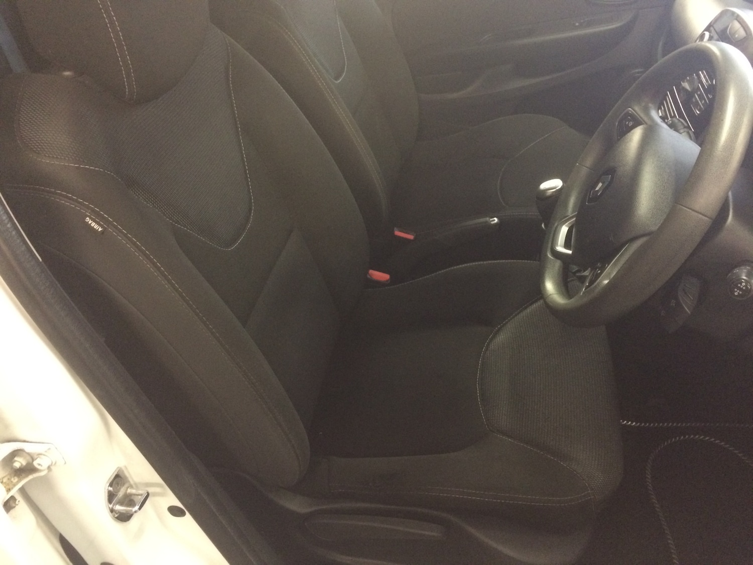 Used Renault Clio 2017 for sale - 76088754: Photo 9