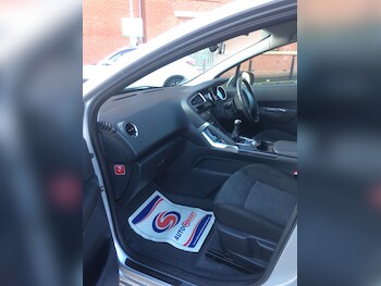 Used Peugeot 3008 2011 for sale - 77011896: Photo