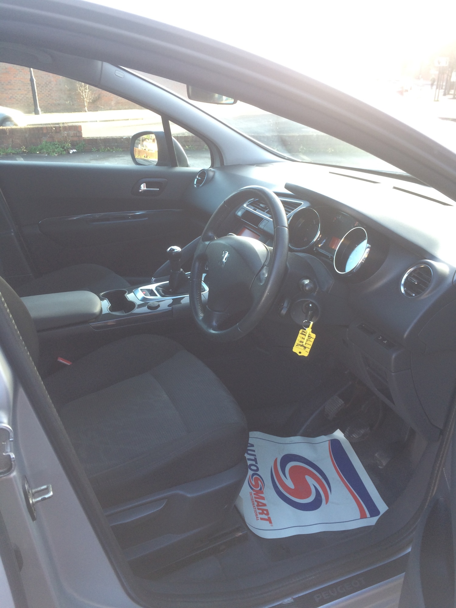 Used Peugeot 3008 2011 for sale - 77011896: Photo 8