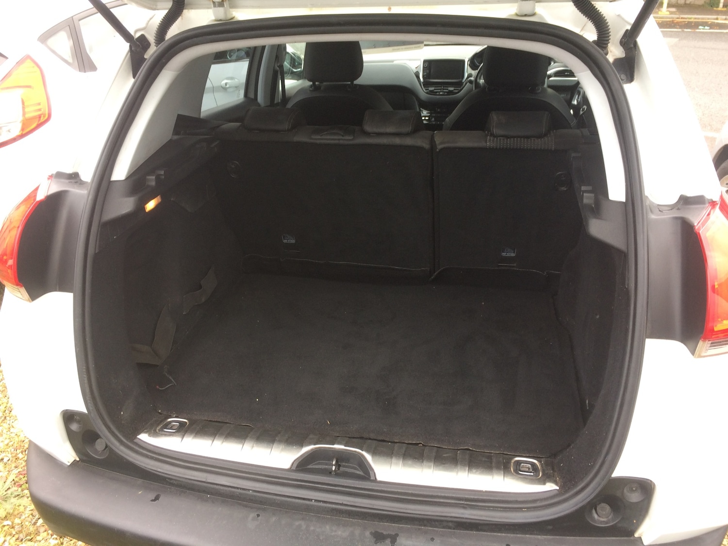 Used Peugeot 2008 2016 for sale - 75932938: Photo 5