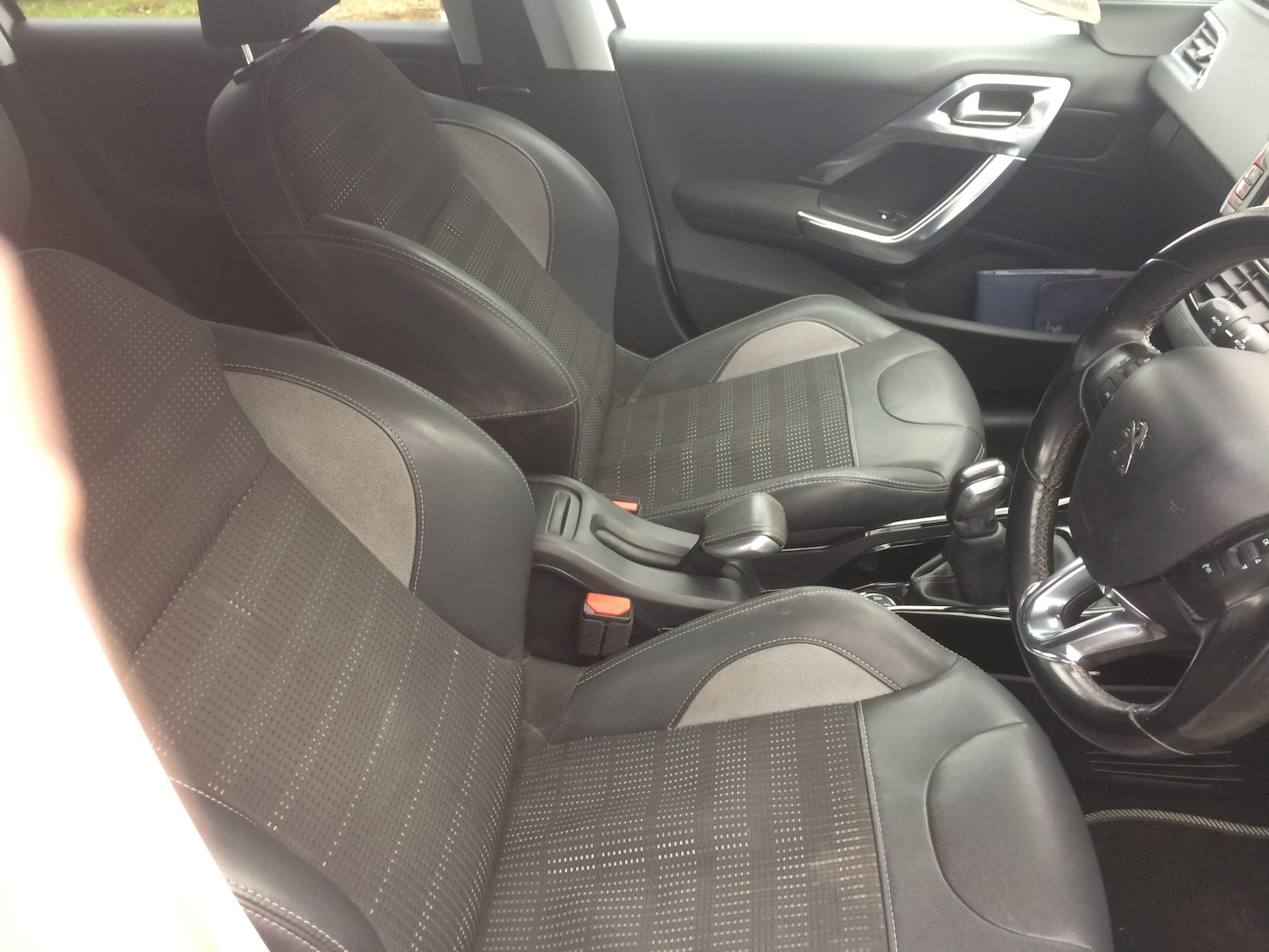 Used Peugeot 2008 2016 for sale - 75932938: Photo 8