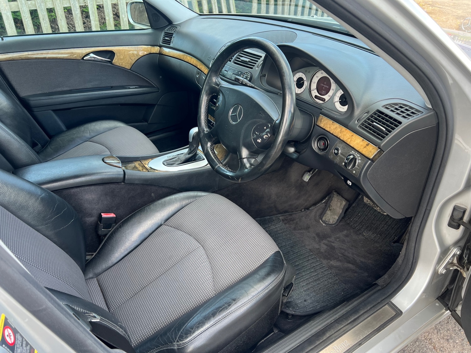 Used Mercedes-Benz E Class 2005 for sale - 76605482: Photo 15