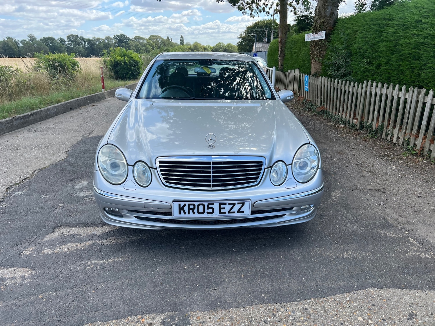 Used Mercedes-Benz E Class 2005 for sale - 76605482: Photo 2