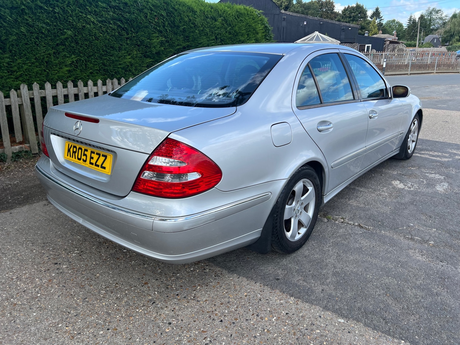 Used Mercedes-Benz E Class 2005 for sale - 76605482: Photo 6