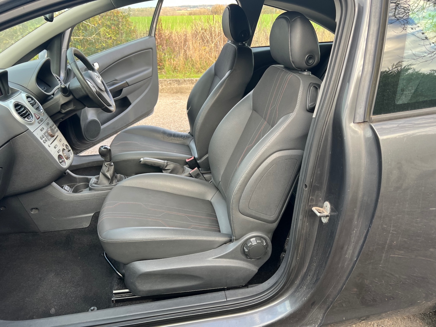 Used Vauxhall Corsa 2012 for sale - 76618451: Photo 9