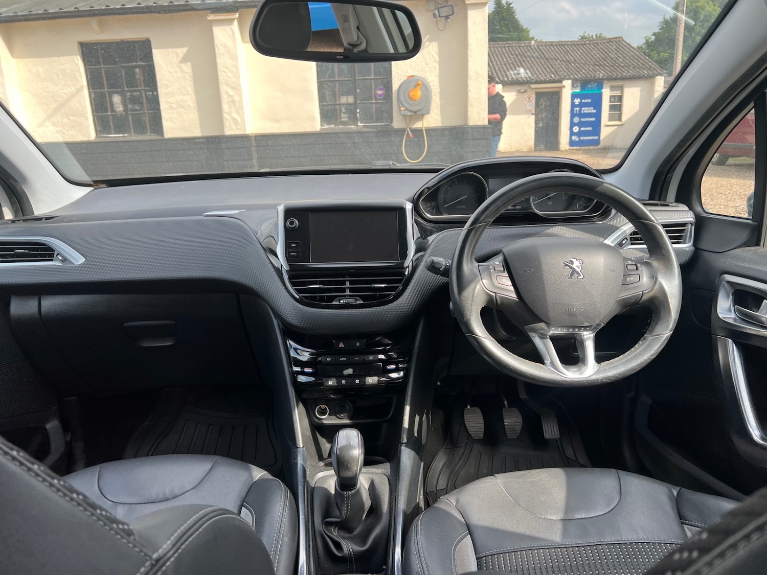 Used Peugeot 2008 2014 for sale - 76605989: Photo 9