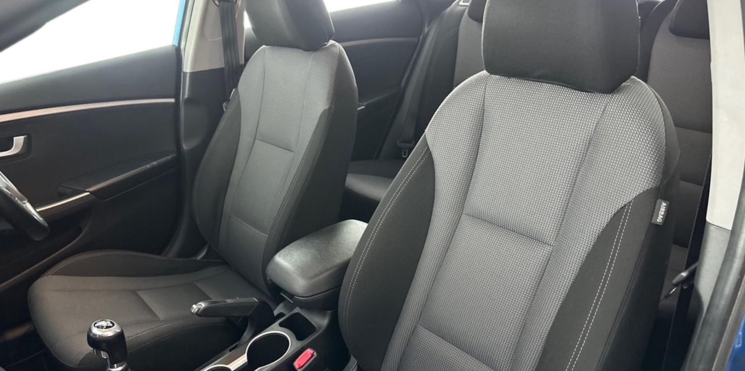 Used Hyundai i30 2015 for sale - 76602890: Photo 6