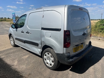 Used Peugeot Partner 2018 for sale - 76605984: Photo