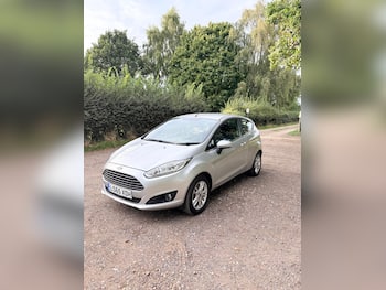 Used Ford Fiesta 2015 for sale - 79740099: Photo