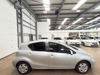Used Toyota Aqua 2013 for sale - 79567629: Photo