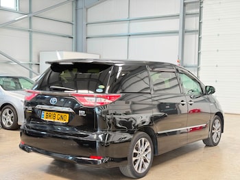 Used Toyota Estima 2018 for sale - 79494819: Photo