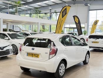 Used Toyota Aqua 2015 for sale - 79739309: Photo