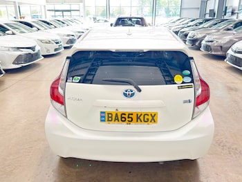 Used Toyota Aqua 2015 for sale - 79542451: Photo