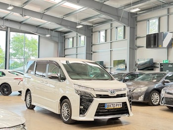 Used Toyota Voxy 2020 for sale - 79371634: Photo