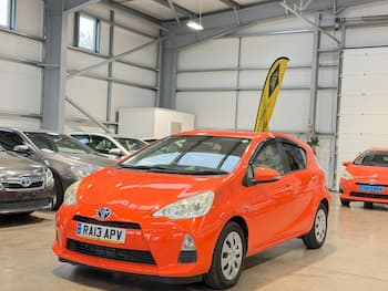 Used Toyota Aqua 2013 for sale - 79750000: Photo