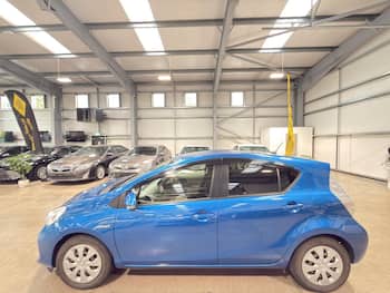 Used Toyota Aqua 2013 for sale - 79749982: Photo