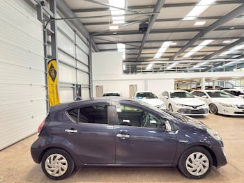 Used Toyota Aqua 2015 for sale - 79567623: Photo