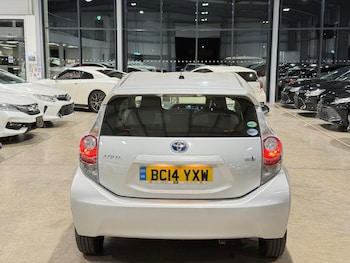 Used Toyota Aqua 2014 for sale - 79371545: Photo