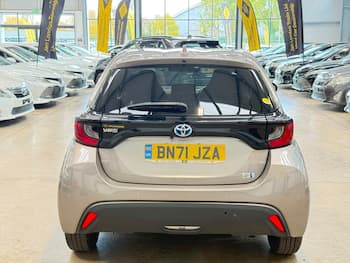 Used Toyota Yaris 2021 for sale - 79575103: Photo