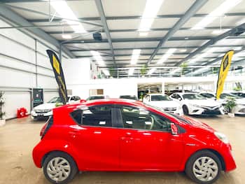 Used Toyota Aqua 2015 for sale - 79840565: Photo