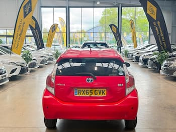Used Toyota Aqua 2015 for sale - 79840565: Photo