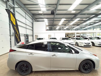 Used Toyota Prius 2020 for sale - 79575120: Photo