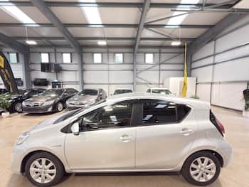 Used Toyota Aqua 2015 for sale - 79747351: Photo